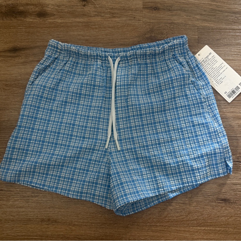 Lululemon Seersucker Check Mid-Rise Pull-On Shorts 3’